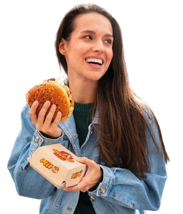 cliente comendo lanche do miro frango no balde